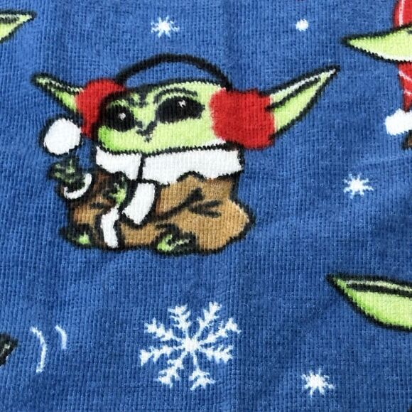 Star Wars Grogu Baby Yoda Blue Snowflake Santa Hat Christmas Hand Towel - Picture 2 of 9